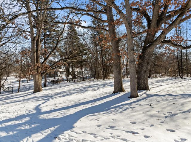 W5511 Cool Hill DRIVE, Elkhorn, WI 53121