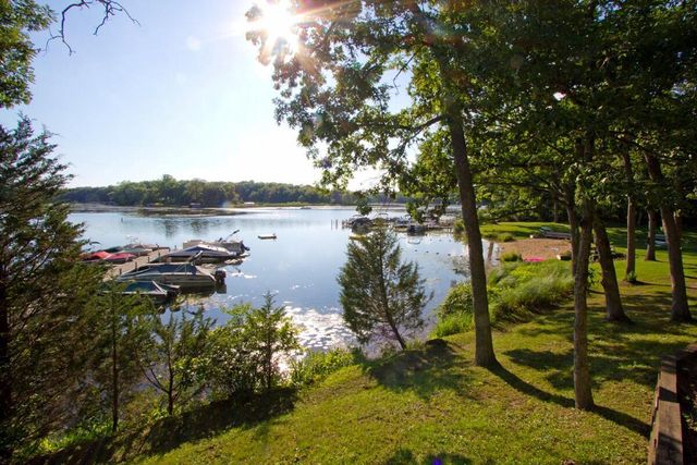 W5511 Cool Hill DRIVE, Elkhorn, WI 53121