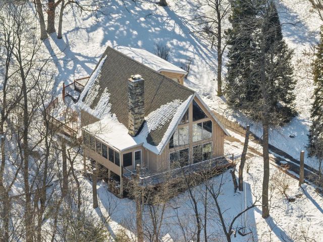 W5511 Cool Hill DRIVE, Elkhorn, WI 53121