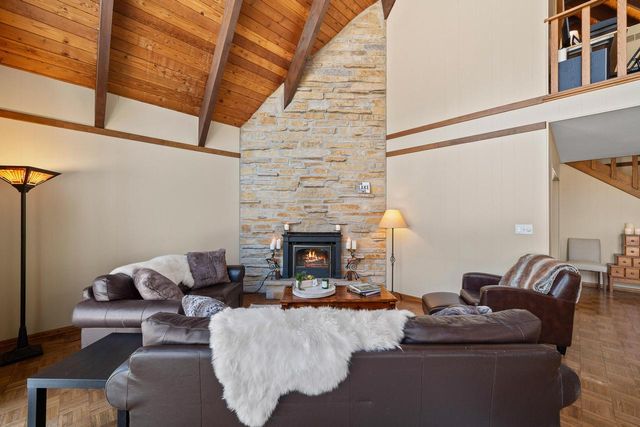 W5511 Cool Hill DRIVE, Elkhorn, WI 53121