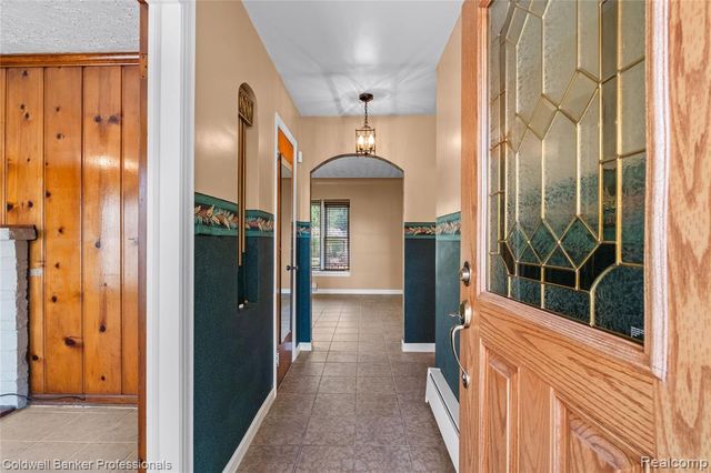 25100 Peekskill, Southfield, MI 48033