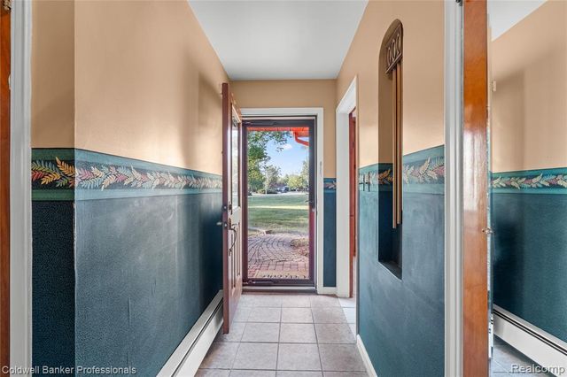 25100 Peekskill, Southfield, MI 48033