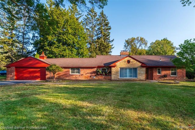 25100 Peekskill, Southfield, MI 48033