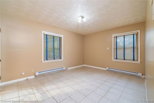 25100 Peekskill, Southfield, MI 48033