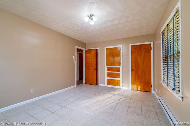 25100 Peekskill, Southfield, MI 48033