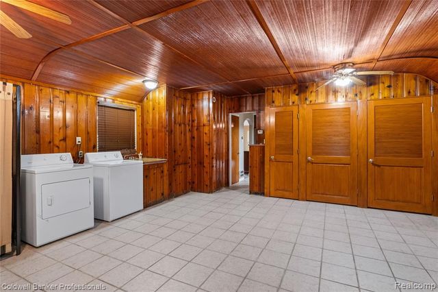 25100 Peekskill, Southfield, MI 48033