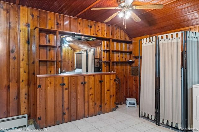 25100 Peekskill, Southfield, MI 48033