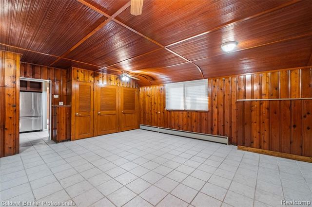 25100 Peekskill, Southfield, MI 48033