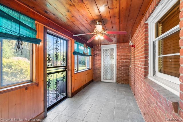 25100 Peekskill, Southfield, MI 48033