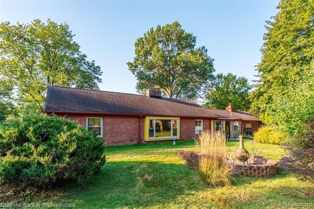 25100 Peekskill, Southfield, MI 48033