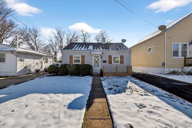 202 Monica Drive, Sunset Hills, MO 63127