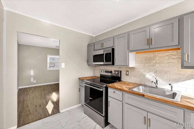 202 Monica Drive, Sunset Hills, MO 63127