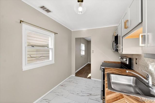 202 Monica Drive, Sunset Hills, MO 63127