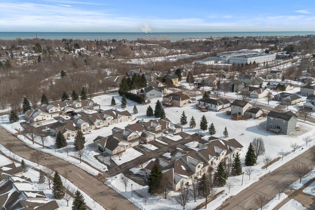 885 Cumberland LANE, Port Washington, WI 53074