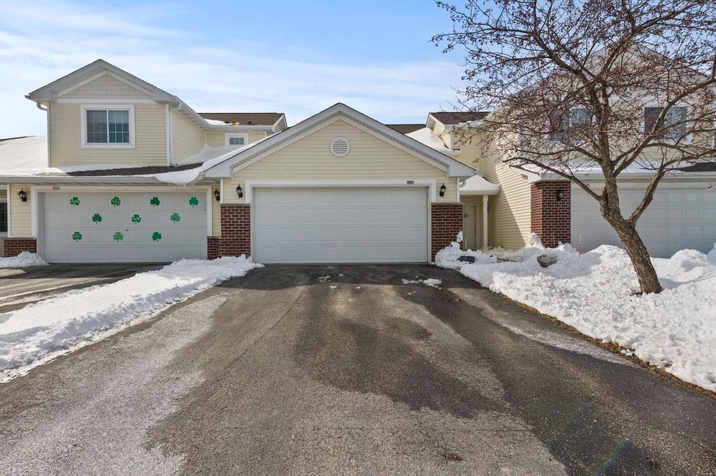 885 Cumberland LANE, Port Washington, WI 53074