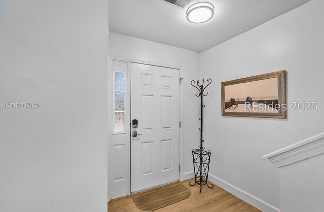 7 Lakeside Dr, Bluffton, SC 29910