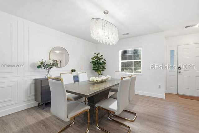 7 Lakeside Dr, Bluffton, SC 29910