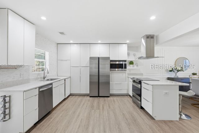 7 Lakeside Dr, Bluffton, SC 29910