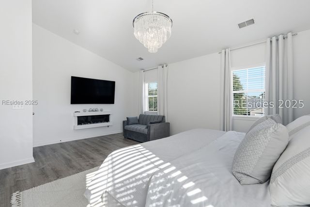 7 Lakeside Dr, Bluffton, SC 29910