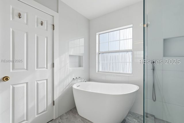 7 Lakeside Dr, Bluffton, SC 29910