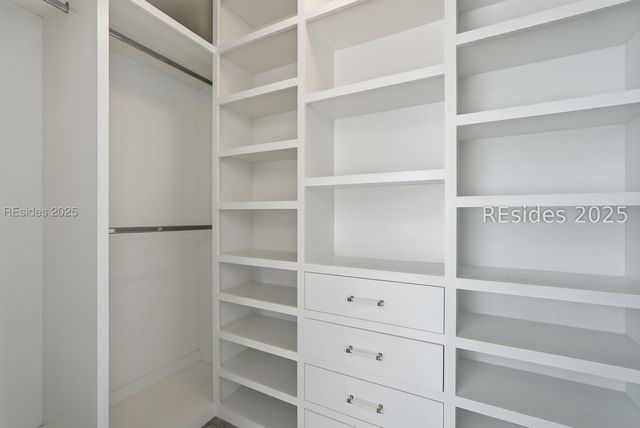 7 Lakeside Dr, Bluffton, SC 29910