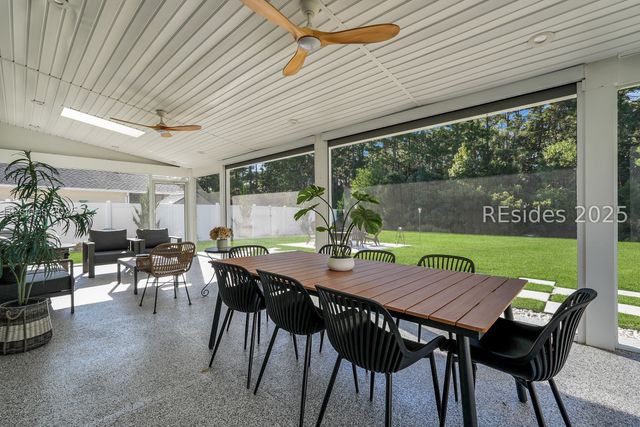 7 Lakeside Dr, Bluffton, SC 29910