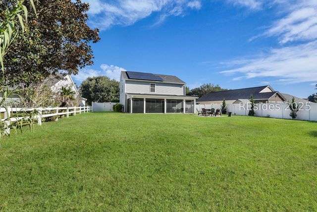 7 Lakeside Dr, Bluffton, SC 29910