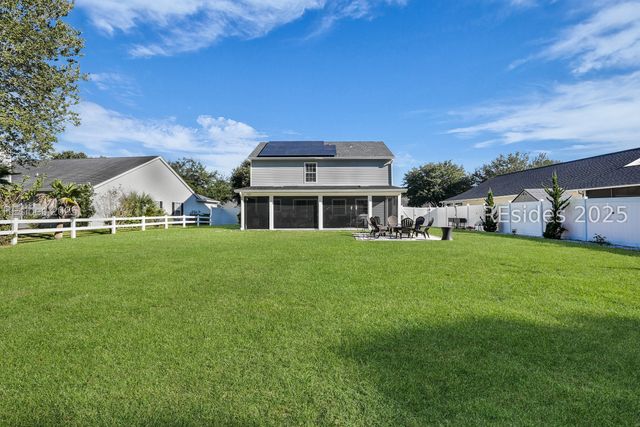 7 Lakeside Dr, Bluffton, SC 29910