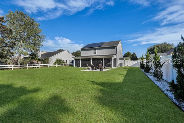 7 Lakeside Dr, Bluffton, SC 29910