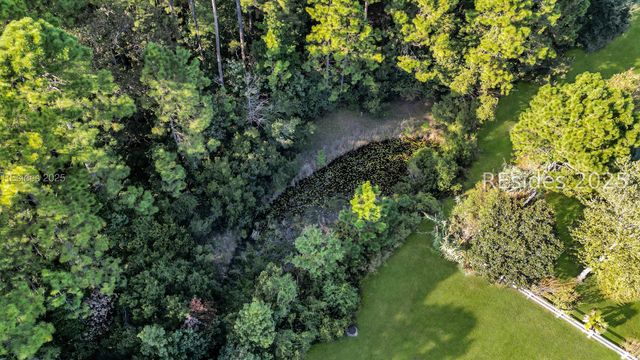 7 Lakeside Dr, Bluffton, SC 29910