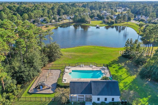 7 Lakeside Dr, Bluffton, SC 29910