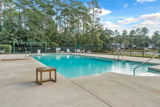 7 Lakeside Dr, Bluffton, SC 29910