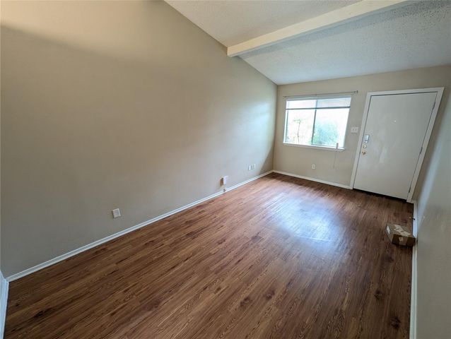 6908 Circle S RD D, Austin, TX 78745