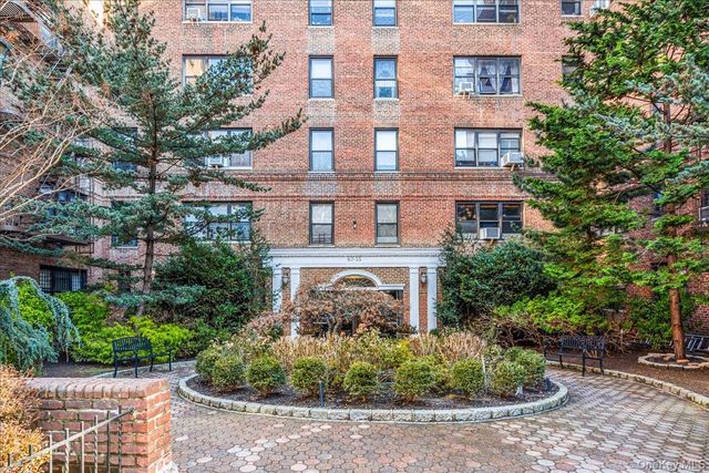 67-35 Yellowstone Boulevard 1J, Forest Hills, NY 11375
