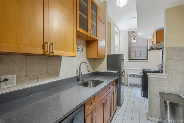 67-35 Yellowstone Boulevard 1J, Forest Hills, NY 11375