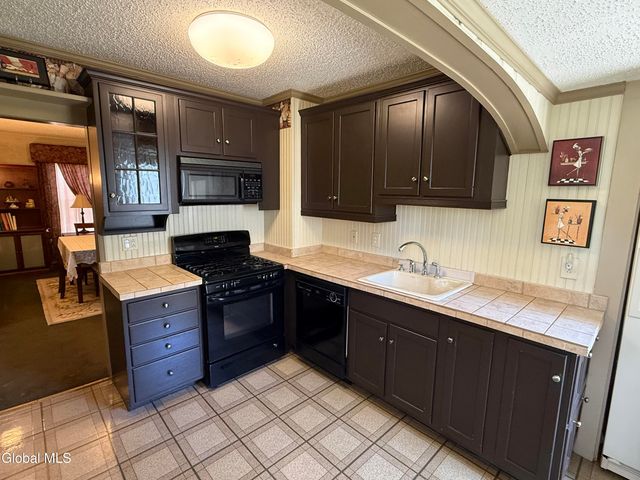 16 Raymond Avenue, Glens Falls, NY 12801