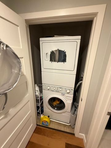 130 John St 245, Lowell, MA 01852