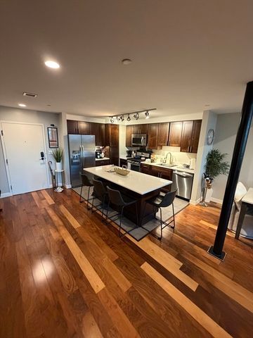 130 John St 245, Lowell, MA 01852