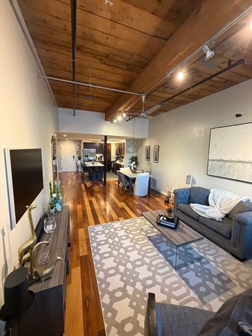 130 John St 245, Lowell, MA 01852