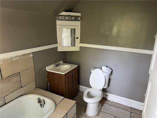 3207 E 27th Street, Kansas City, MO 64127
