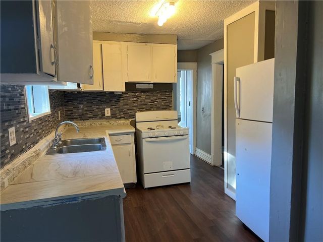 3207 E 27th Street, Kansas City, MO 64127