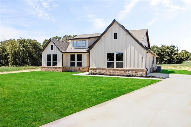 4004 Roan Court, Springtown, TX 76082