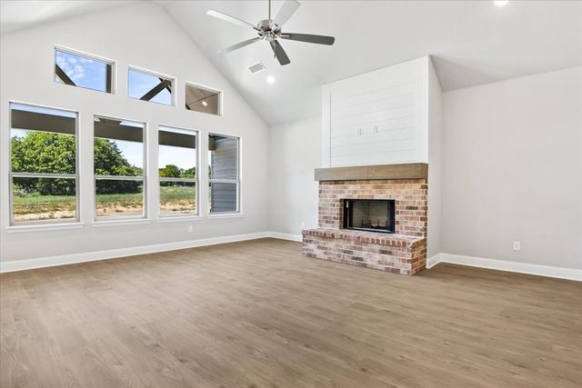 4004 Roan Court, Springtown, TX 76082
