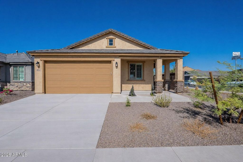 6952 W Pedro Lane, Laveen, AZ 85339