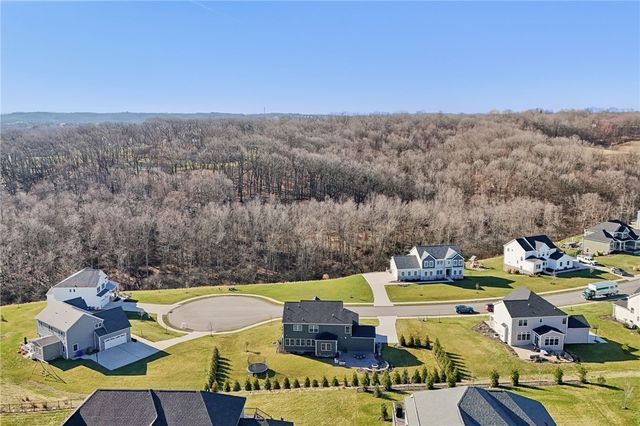 216 Hickory Ln, Adams Twp, PA 16046