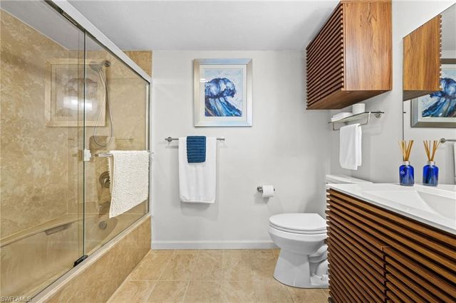 2711 First ST 304, Fort Myers, FL 33916