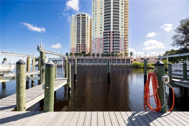 2711 First ST 304, Fort Myers, FL 33916