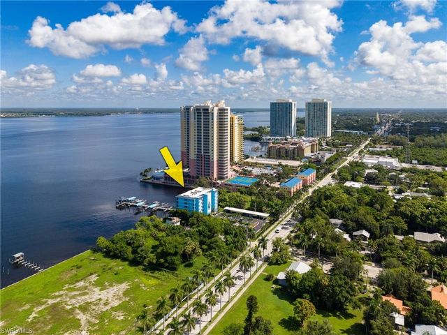2711 First ST 304, Fort Myers, FL 33916