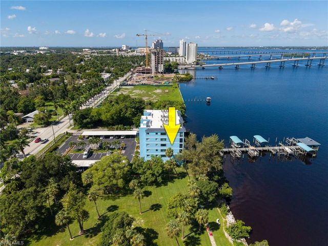 2711 First ST 304, Fort Myers, FL 33916