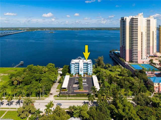 2711 First ST 304, Fort Myers, FL 33916